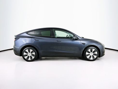 Used 2023 Tesla Model Y Long Range image 10