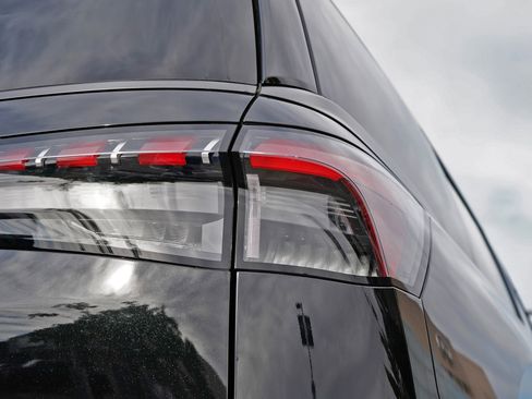 New 2026 INFINITI QX80 4WD w/ Sport Exterior Package image 11