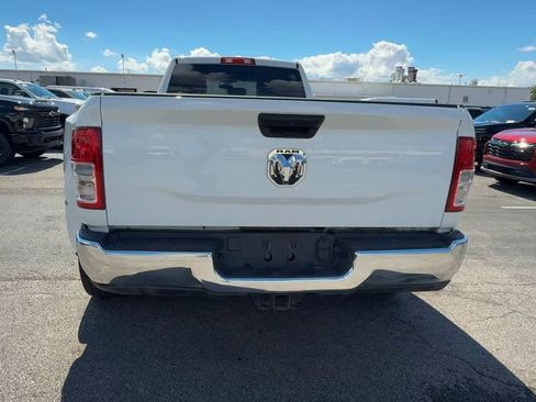 Used 2024 RAM 3500 Tradesman w/ Chrome Appearance Group AWD/4WD image 7