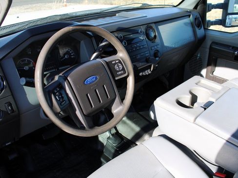 Used 2016 Ford F550 4x4 Crew Cab Super Duty image 2