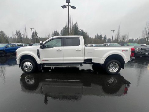 Used 2023 Ford F450 Lariat w/ Tow Technology Package image 9
