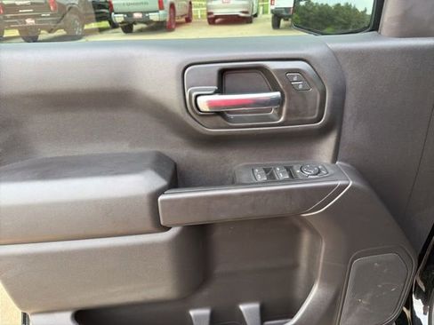 Used 2025 Chevrolet Silverado 1500 Custom Trail Boss image 18