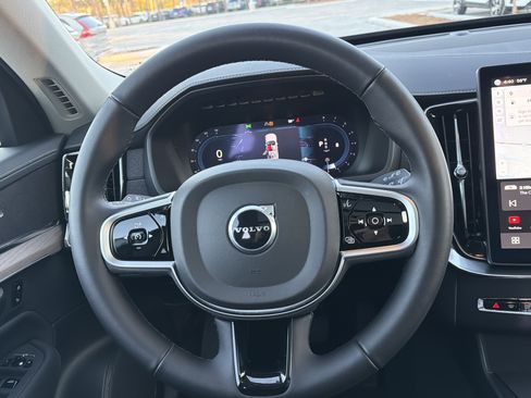 Certified 2025 Volvo XC90 B5 Plus image 18
