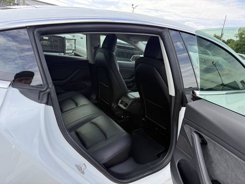 Used 2018 Tesla Model 3 Long Range RWD image 15