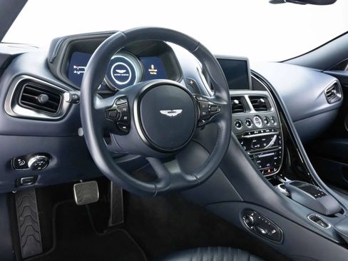 Used 2018 Aston Martin DB11 V12 RWD image 7