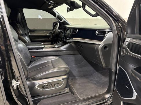 Used 2022 Jeep Wagoneer Series III w/ Rear Seat Video Group 1 image 57