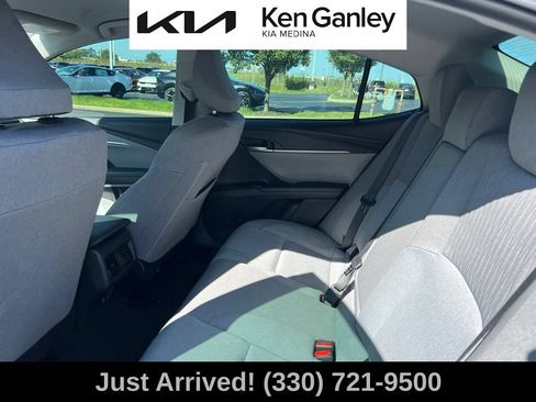 Used 2025 Toyota Camry LE AWD/4WD image 10