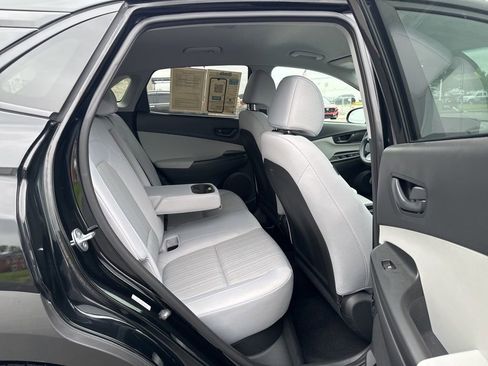 Used 2023 Hyundai Kona SEL AWD/4WD image 37