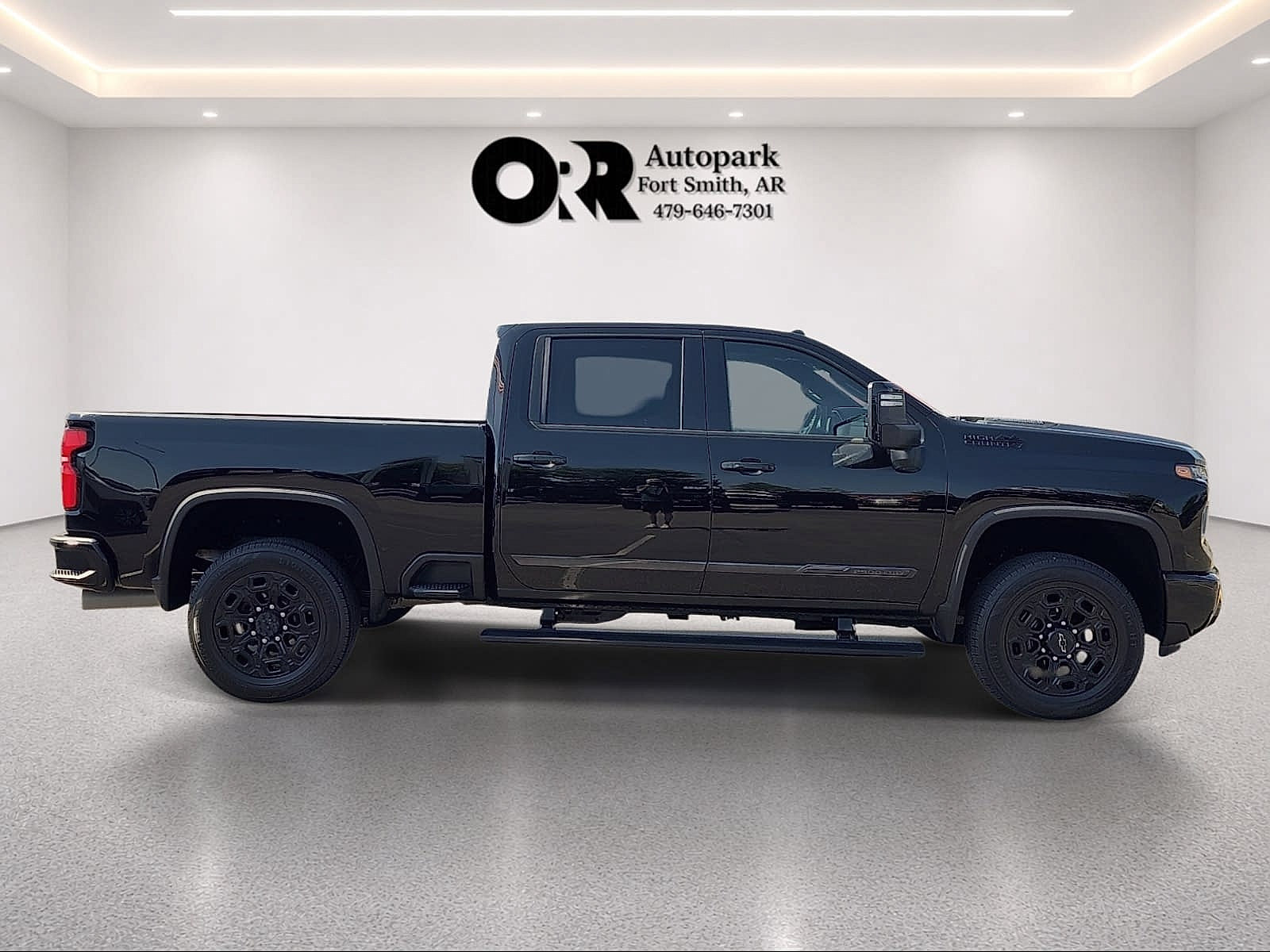 Used 2024 Chevrolet Silverado 2500 High Country w/ High Country Premium Package AWD/4WD image 6