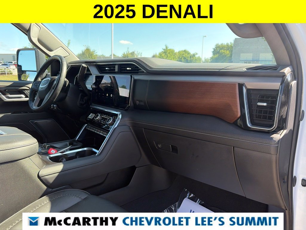 Used 2025 GMC Sierra 3500 Denali AWD/4WD image 30