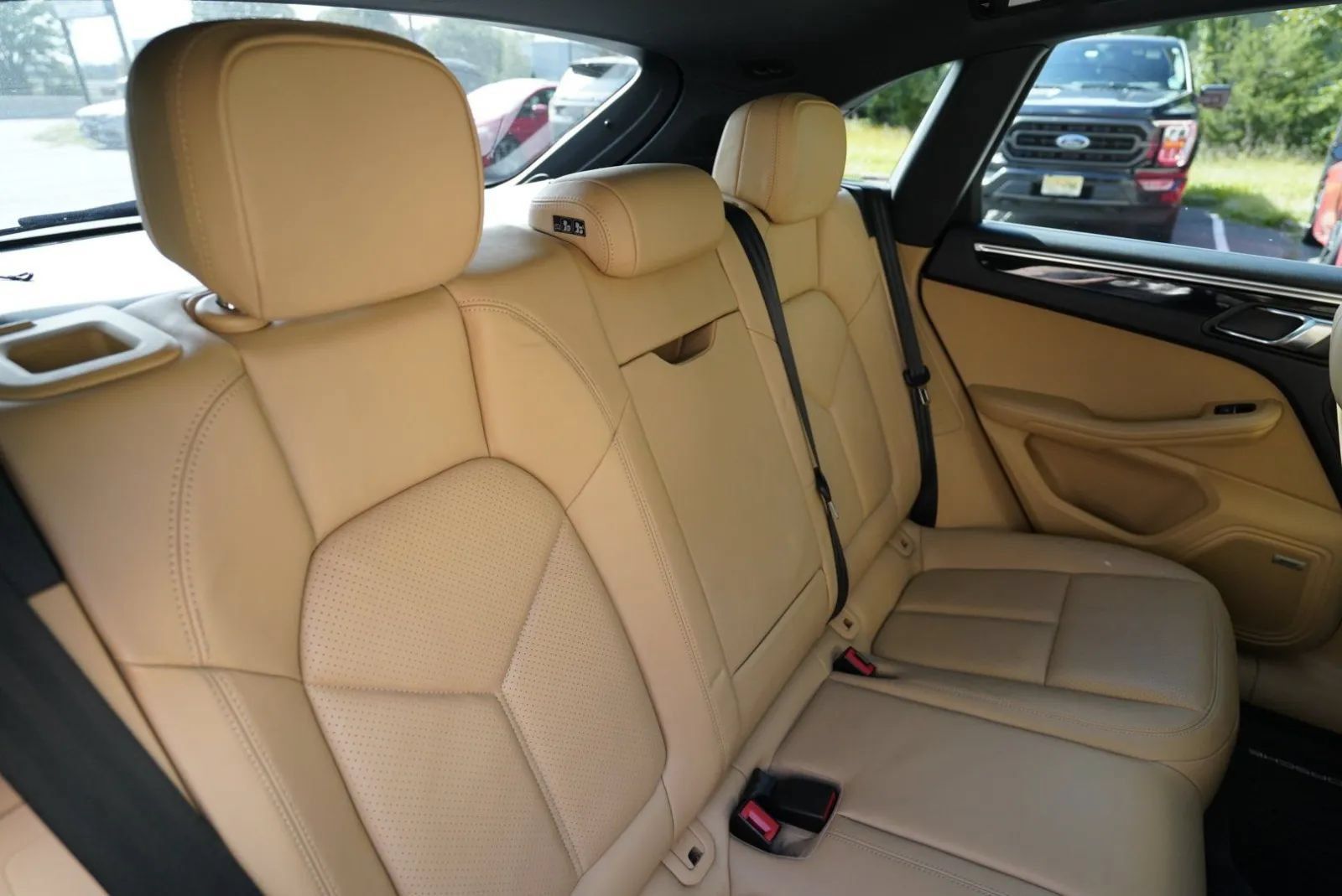 Used 2017 Porsche Macan S AWD/4WD image 36