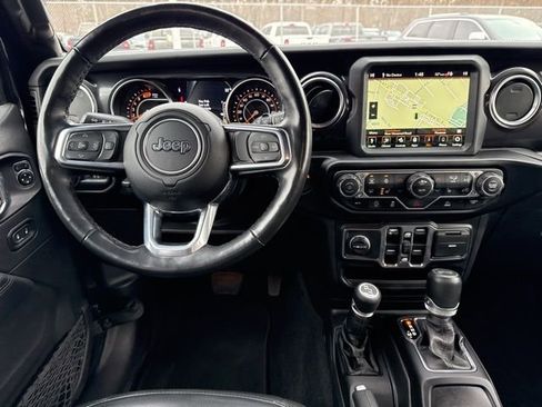 Used 2022 Jeep Wrangler Unlimited Sahara image 24
