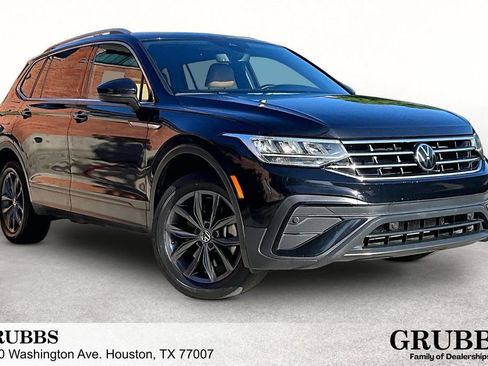 Used 2023 Volkswagen Tiguan SE FWD image 1