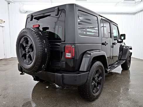 Used 2017 Jeep Wrangler Unlimited Sahara w/ Dual Top Group image 26