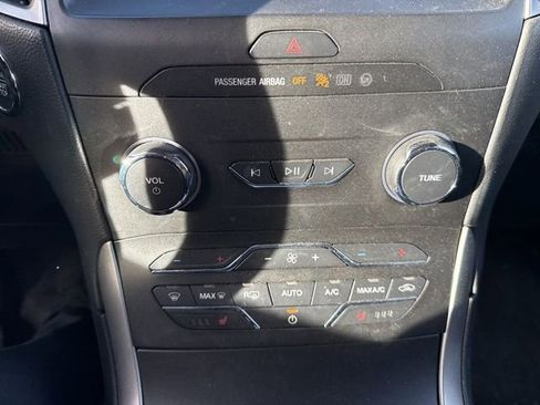 Used 2020 Ford Edge SEL w/ Cold Weather Package image 14