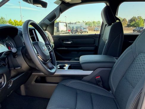 New 2026 RAM 1500 Express AWD/4WD image 16