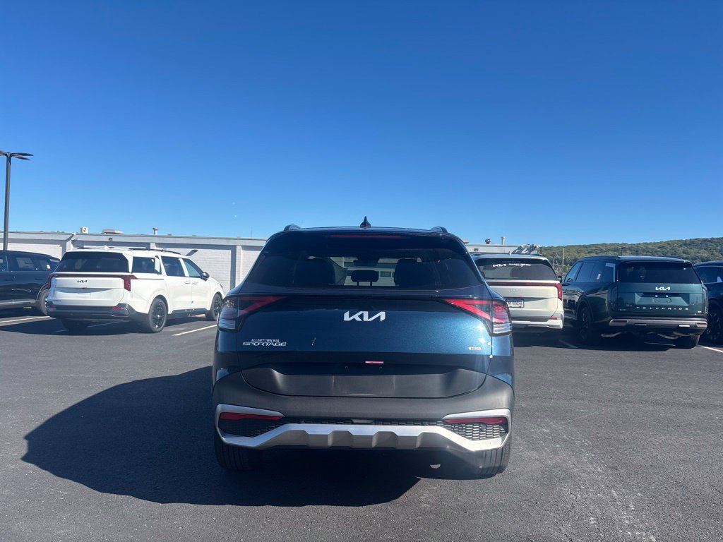 Used 2025 Kia Sportage EX AWD/4WD image 4