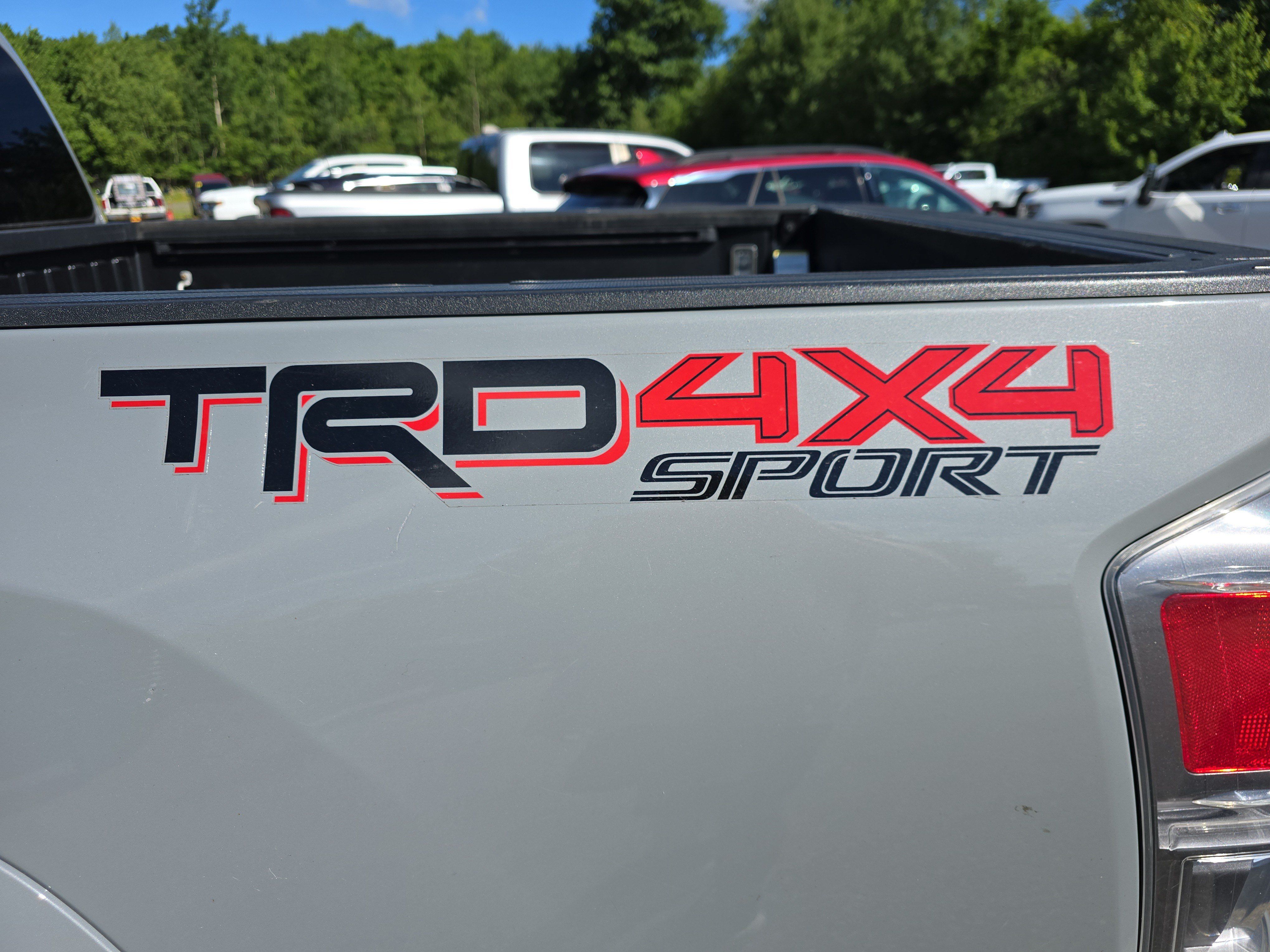 Used 2020 Toyota Tacoma TRD Sport w/ Technology Package AWD/4WD image 8