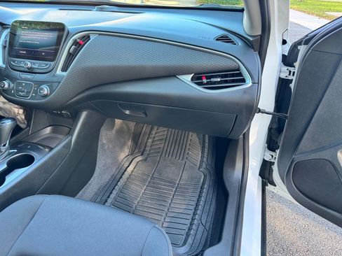 Used 2020 Chevrolet Malibu LS image 13