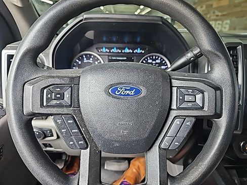 Used 2019 Ford F250 XLT w/ XLT Premium Package AWD/4WD image 7
