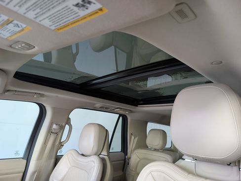 Used 2020 Lincoln Navigator Reserve w/ Equipment Group 208A Reserve image 16