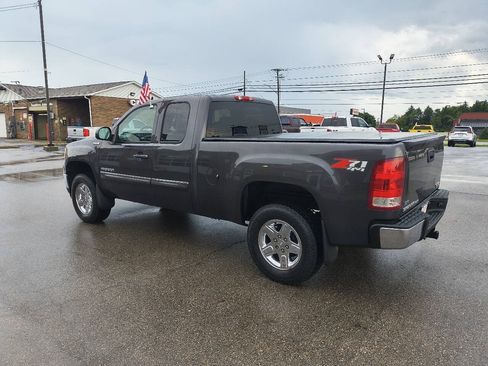 Used 2011 GMC Sierra 1500 SLE w/ All-Terrain Package AWD/4WD image 8