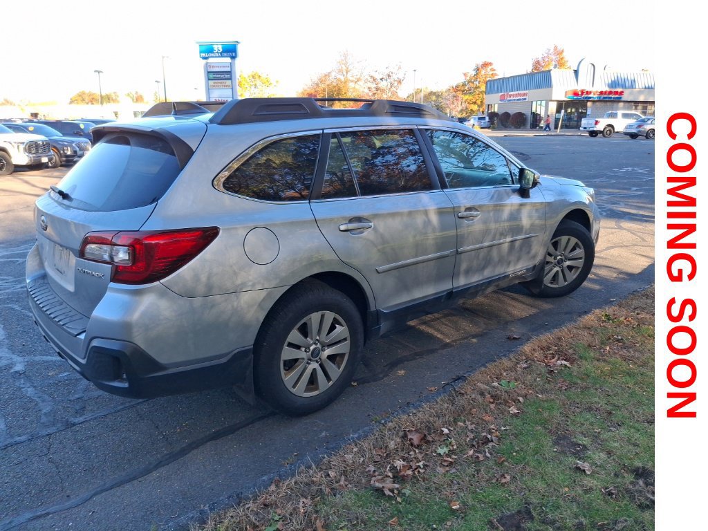 Used 2019 Subaru Outback 2.5i Premium AWD/4WD image 5