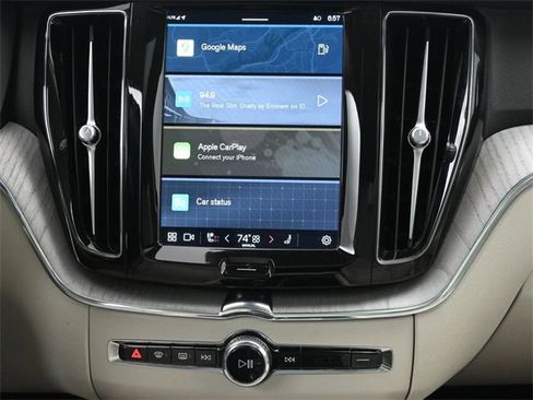 Used 2024 Volvo XC60 B5 Plus image 23