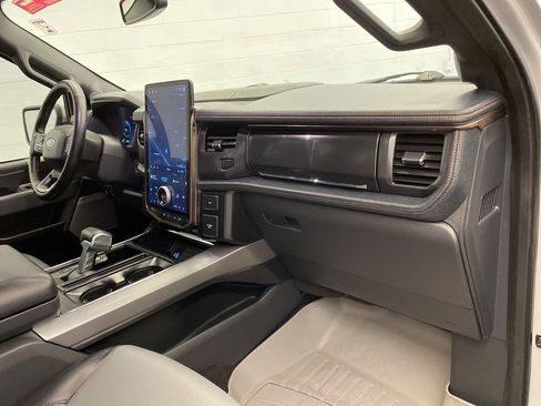 Used 2023 Ford F150 Lightning Lariat image 28