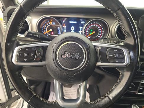 Used 2019 Jeep Wrangler Unlimited Sahara AWD/4WD image 29