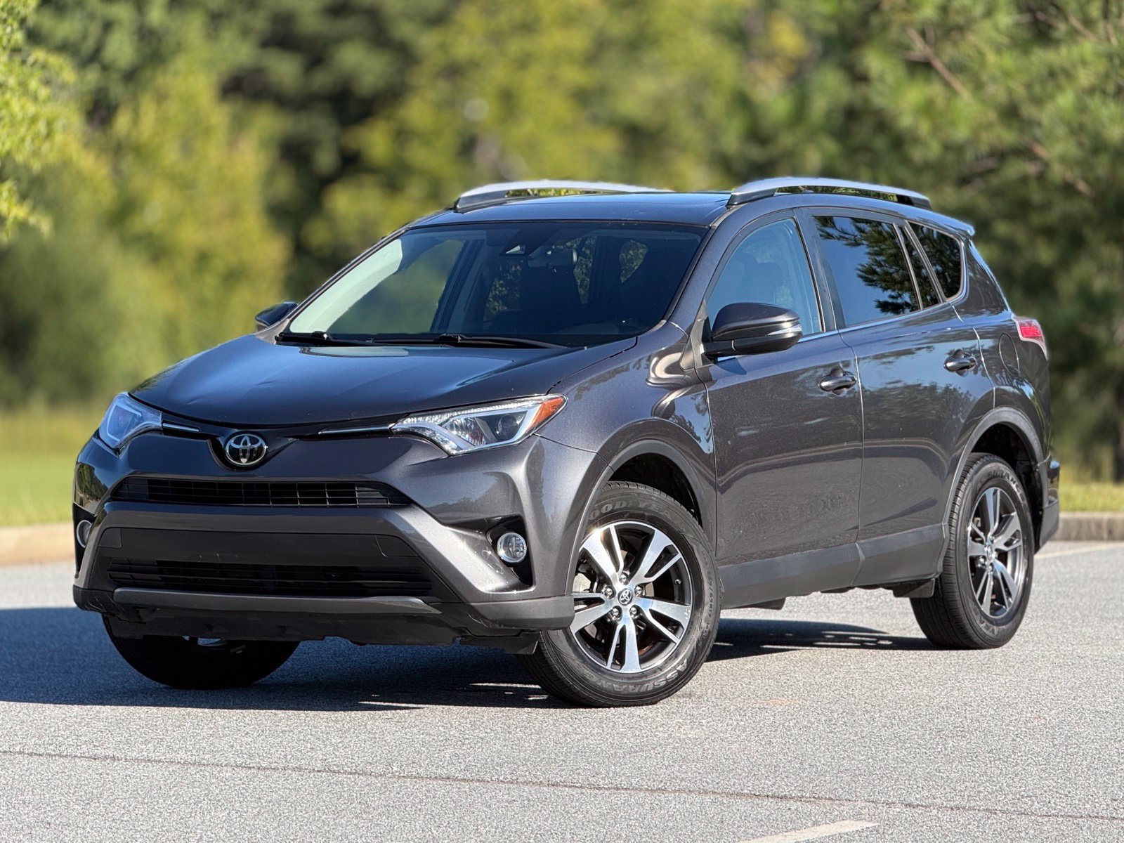 Used 2017 Toyota RAV4 XLE FWD image 8