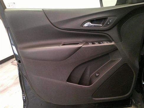 Used 2020 Chevrolet Equinox LT w/ Driver Convenience Package image 35