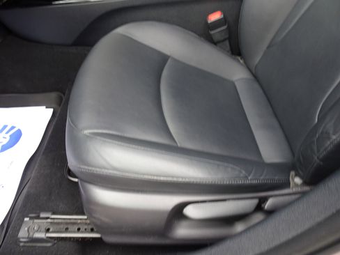 Used 2020 Toyota Prius AWD image 9