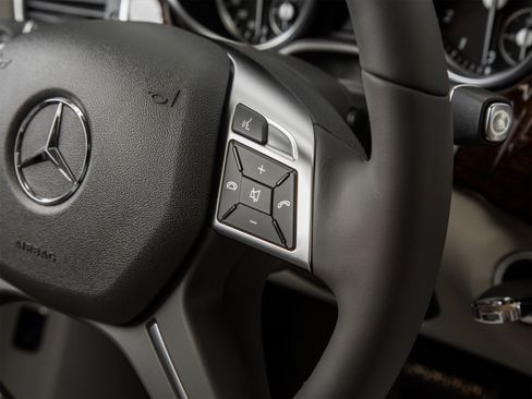 Used 2015 Mercedes-Benz ML 350 4MATIC image 49
