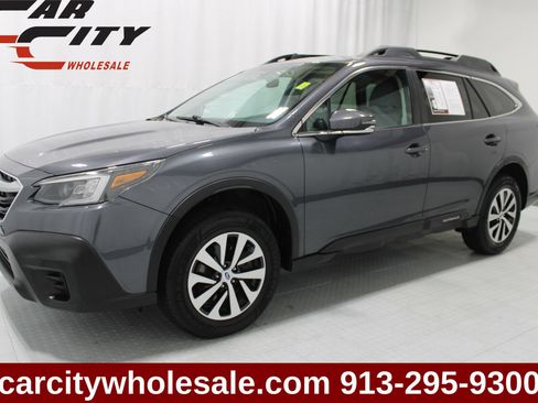 Used 2020 Subaru Outback Premium AWD/4WD image 1