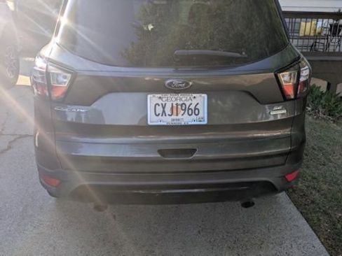 Used 2018 Ford Escape SE w/ SE Sport Appearance Package FWD image 5