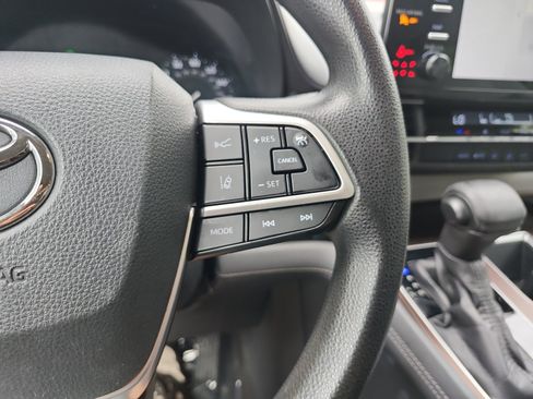 Used 2021 Toyota Sienna LE FWD image 23