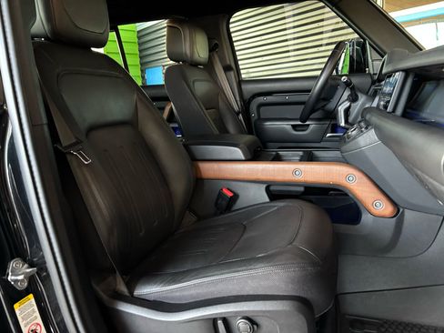Used 2020 Land Rover Defender 110 X image 25