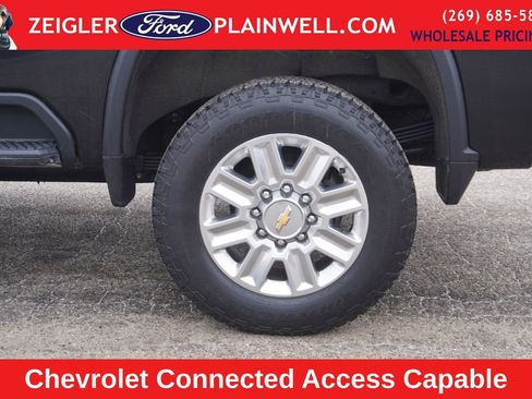 Used 2024 Chevrolet Silverado 2500 High Country image 13
