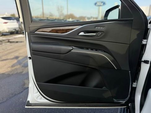 Used 2023 Cadillac Escalade Sport Platinum w/ LPO, ONYX Package image 14