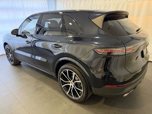 Used 2022 Porsche Cayenne S image 3