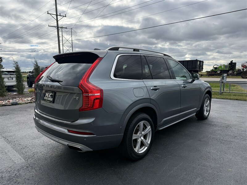 Used 2017 Volvo XC90 T5 Momentum w/ Vision Package FWD image 7