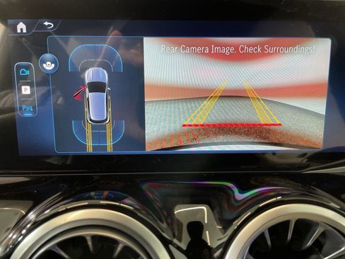 Certified 2025 Mercedes-Benz GLA 250 image 24