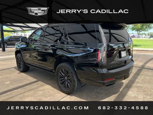 Used 2025 Cadillac Escalade Sport w/ LPO, ONYX Package AWD/4WD image 6