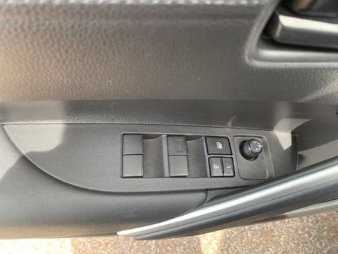 Used 2024 Toyota Corolla Cross LE FWD image 13