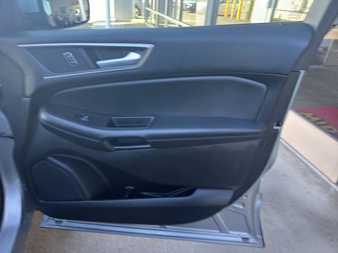 Used 2024 Ford Edge SEL image 18