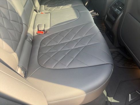 Used 2024 BMW X5 xDrive40i w/ M Sport Package AWD/4WD image 31