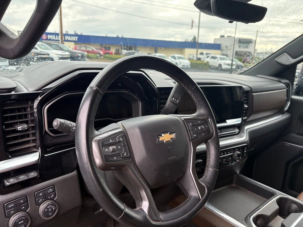 Used 2024 Chevrolet Silverado 3500 High Country w/ High Country Premium Package AWD/4WD image 13
