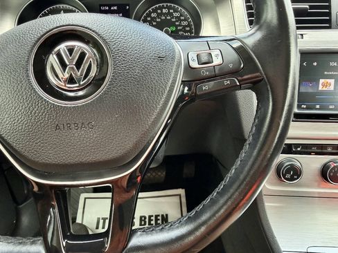 Used 2017 Volkswagen Golf SE FWD image 38