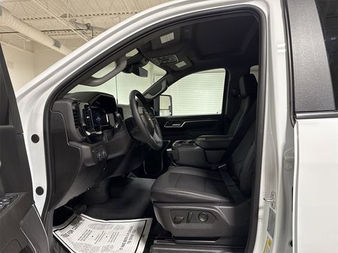 New 2026 Chevrolet Silverado 3500 LT image 19